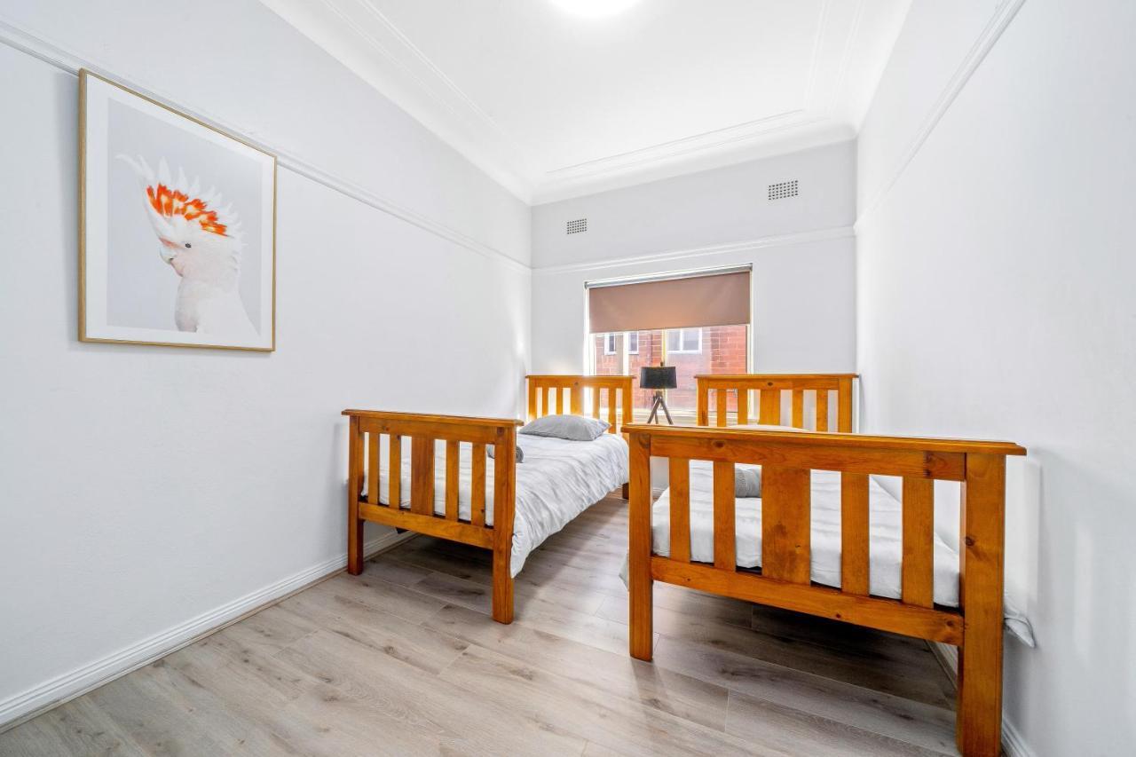 Burwood Newly Renovated 2 Bedroom Apartment Сидни Екстериор снимка